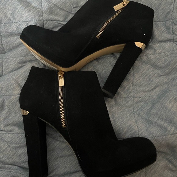 Michael Kors Black Ankle Booties with Gold Zipper - Picture 4 of 5